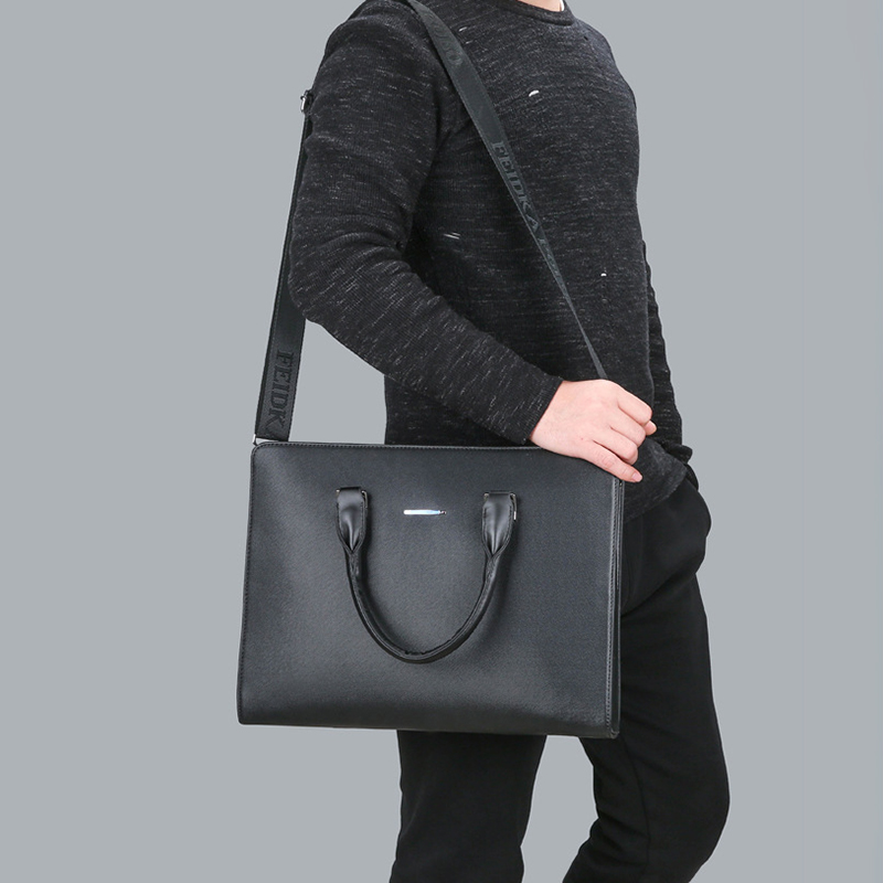 Designer Briefcase Bag For Men - Laptop Bag Leather 15 recensione e prezzo