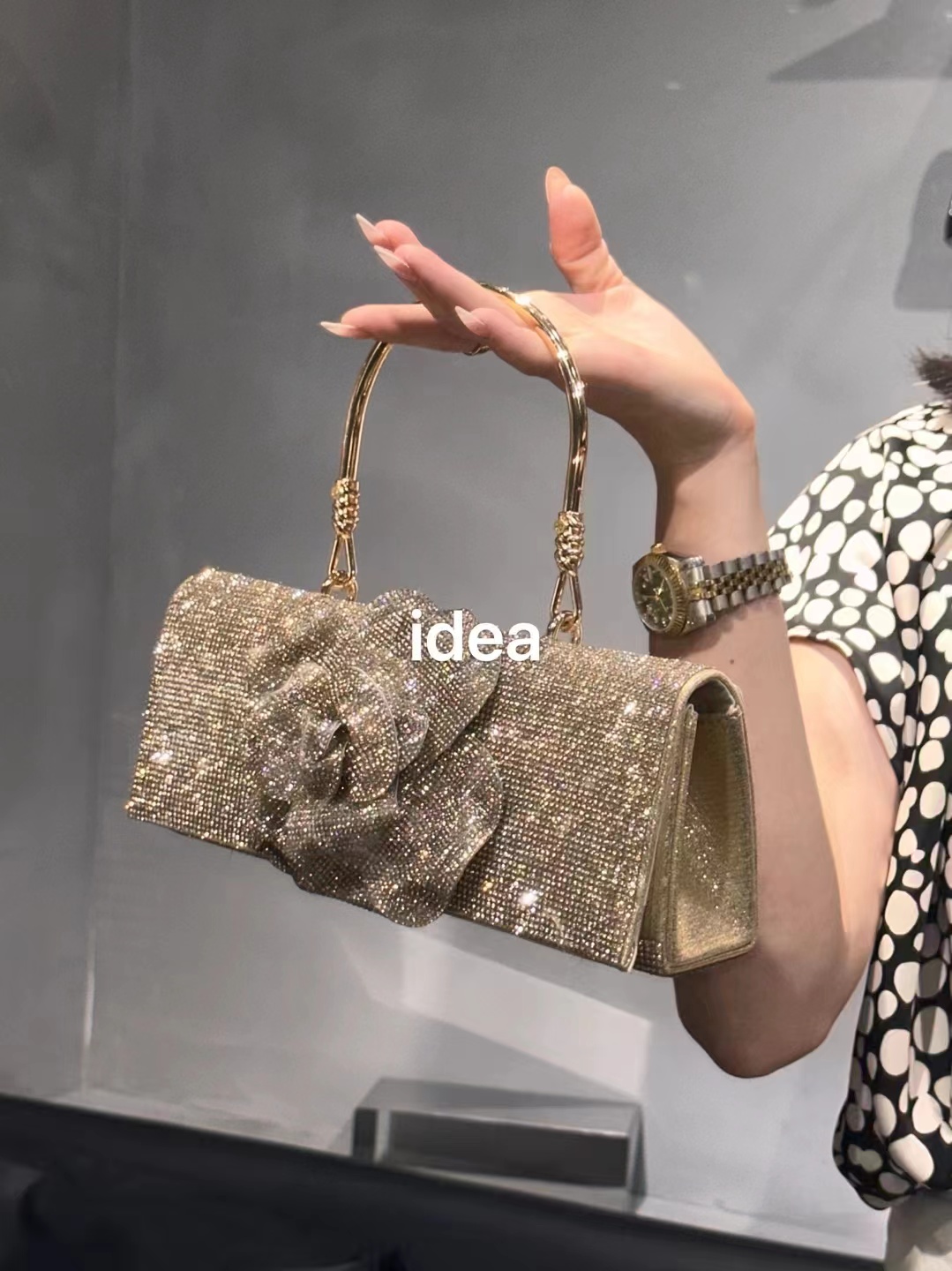 Glitter Diamond Floral Square  - Luxury Bags Supplier recensione e prezzo