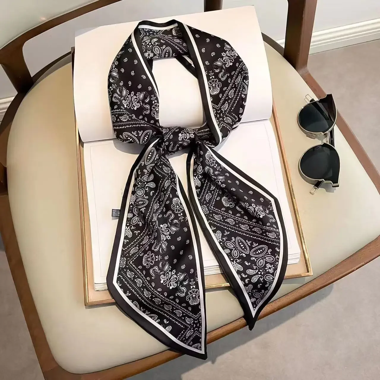 Design Print Skinny Scarf Plai - Luxury Bags Brand recensione e prezzo