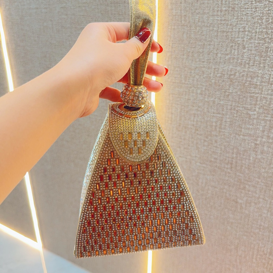Rhinestones Luxury Evening Bag - Luxury Bags Brand Pyramid recensione e prezzo
